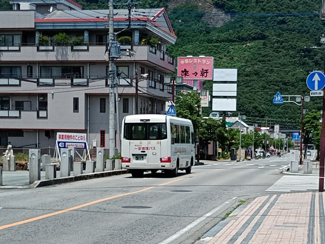 }CN